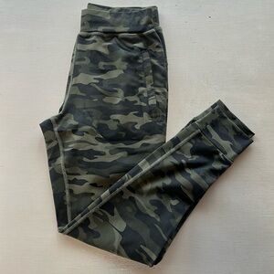 Alphalete women’s joggers